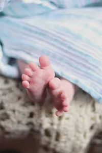 Açık Mavi Çizgili Kundak Örtüsü