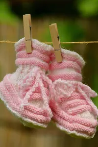Pembe Örgü Bağcıklı Bebek Patiği